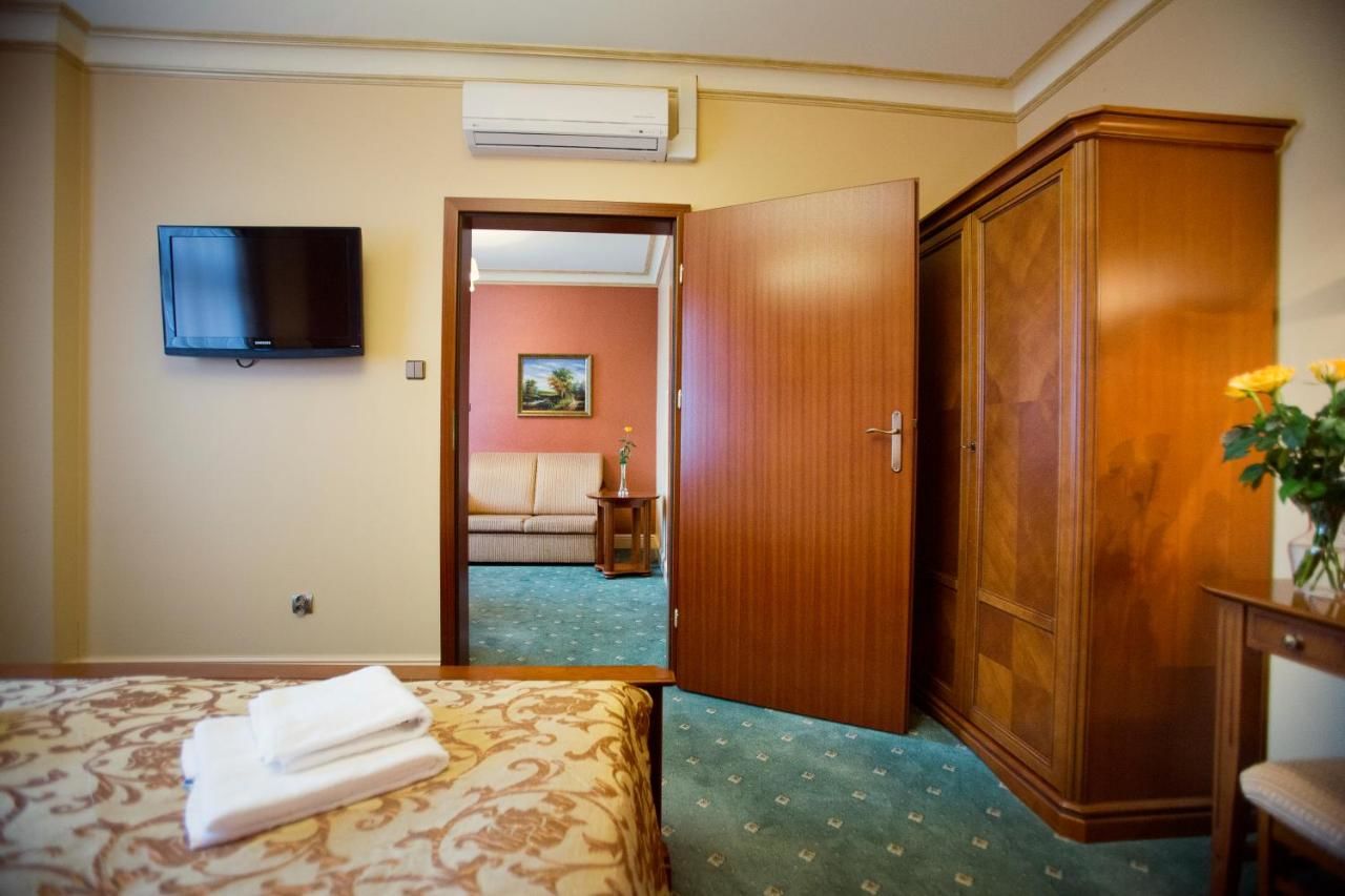 Отель Hotel przy Młynie Рыбник-35