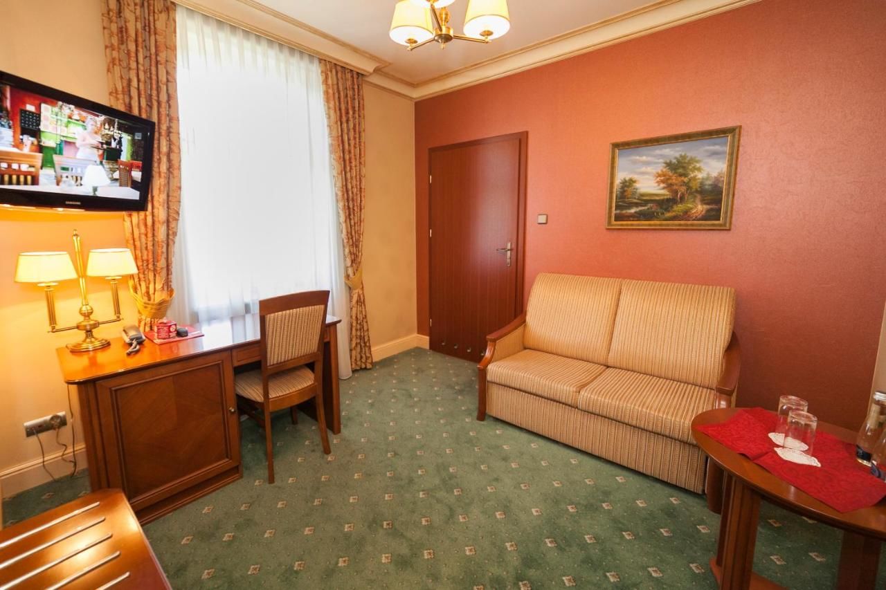 Отель Hotel przy Młynie Рыбник-37