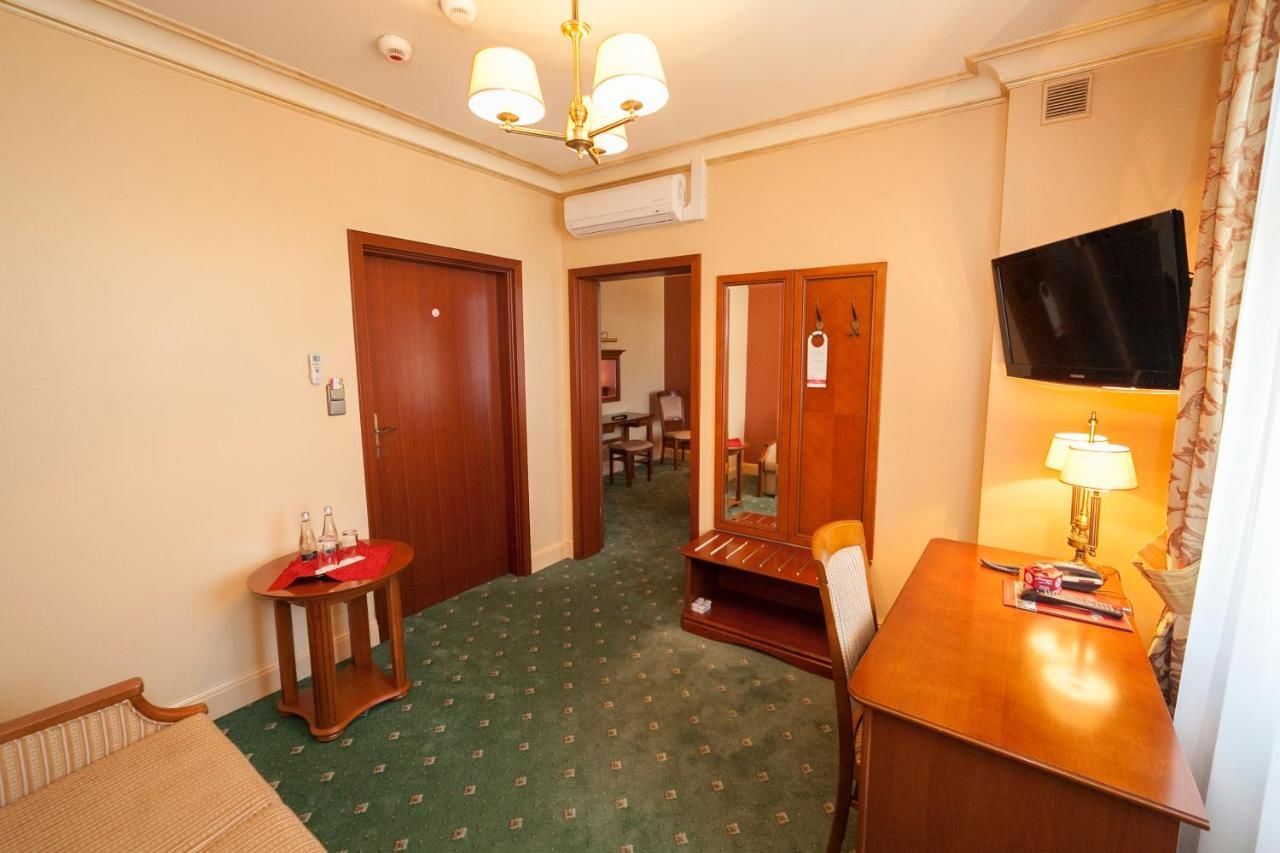 Отель Hotel przy Młynie Рыбник-38