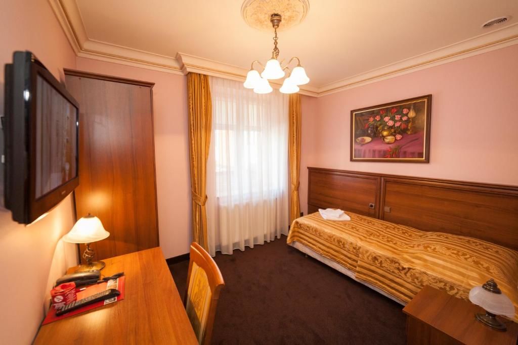Отель Hotel przy Młynie Рыбник-49